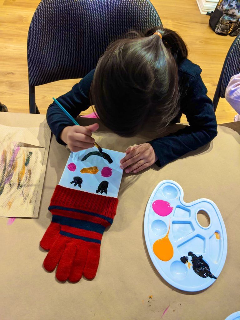 mindful_mssmith's tweet image. KF1 explores #DTOakville. Just a few more laughs, memorable moments and smiles from our day!