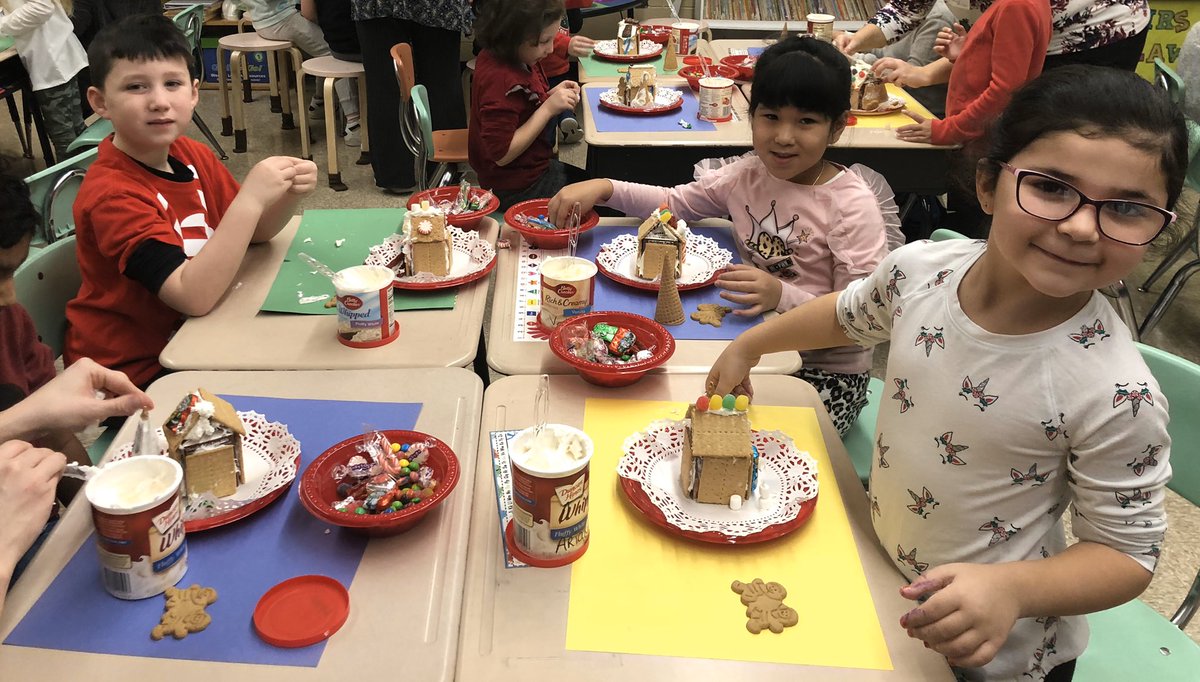 traceyclaw's tweet photo. We had a fun morning making gingerbread houses! @McDivittSchool https://t.co/gKXbGfT2W3