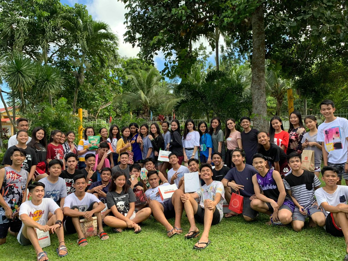 rshslmn's tweet photo. "How lucky i am to having something that makes saying goodbye so hard"
#11STEMA https://t.co/cLMHLU6qQU