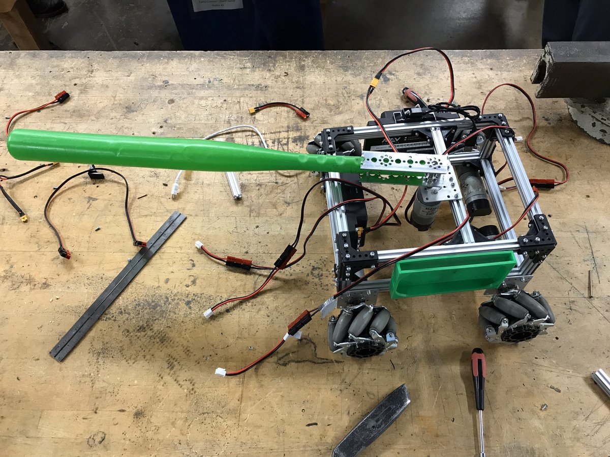 MOE365FTC's tweet photo. working on our new batterbot.. we’re about to hit a home run!😉 https://t.co/E47aTKF0cL