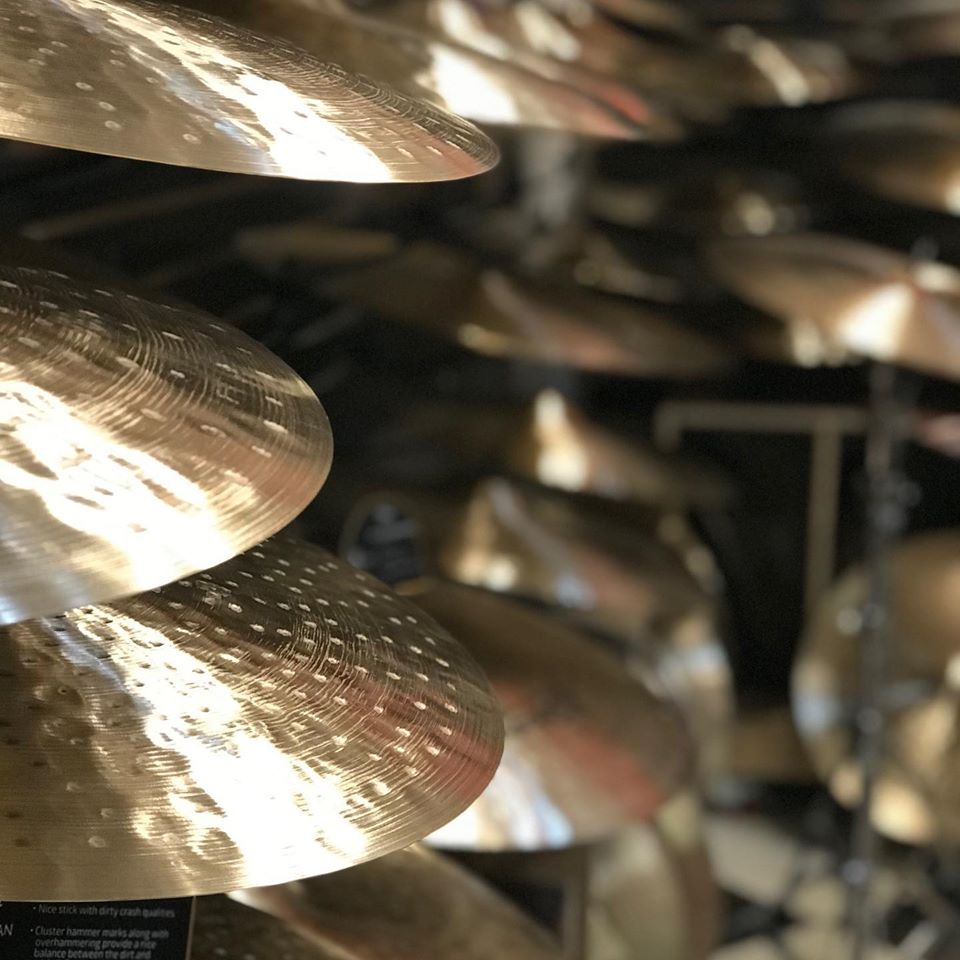IconicInstr's tweet photo. #Zildjian K Day at @MaxwellDrumShop!!!
#IconicInstruments #VirtualInstruments #SampleLibraries #VintageDrums #ZildjianCymbals #VintageDrumsAndCymbals #SteveMaxwell #SteveMaxwellDrumShop #GretschDrums #VintageGretschDrums #TradJazz #LeedyDrums #VintageLeedyDrums #CamcoDrums https://t.co/q02WqgPhAY