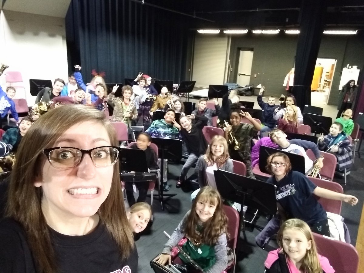 MsMcDonaldsBand's tweet photo. 88 Beginner Band students had their very first full band rehearsal today and we all survived! Not only that, they ROCKED it! They're totally ready for their concert tomorrow night! #BandFam #BeginnerBand #ThatsALotOfBeginners https://t.co/dxbztMRFKS