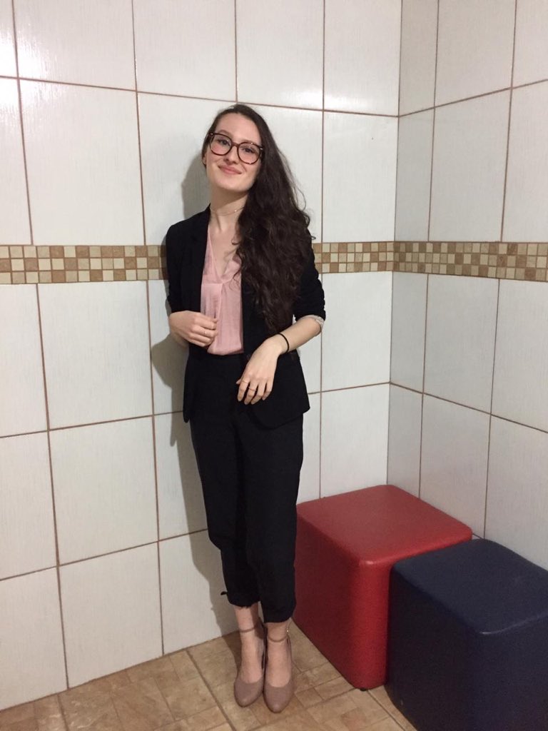 Guherrmann's tweet photo. So queria dizer que eu amo demais essa mulher pqp @juliakfleck https://t.co/MrdwGhkT6c
