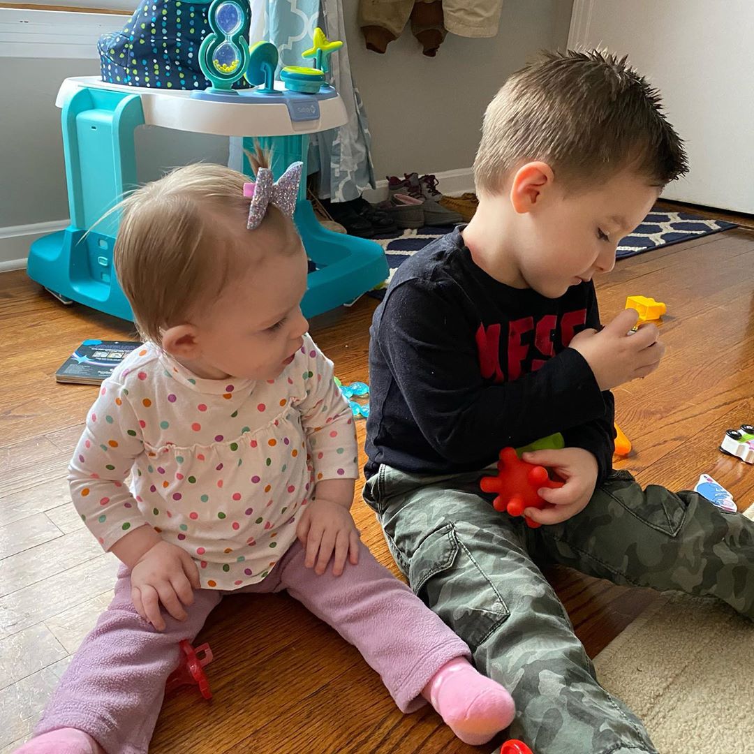 UnexpectedUps's tweet photo. Timothy &amp; Gracelynn: Been a long time since posting.. here’s gracelynn and Timmy fighting over a toy and Timmy of course won the battle

https://t.co/f0CgsOHeWY https://t.co/nnnUgEjeQ8