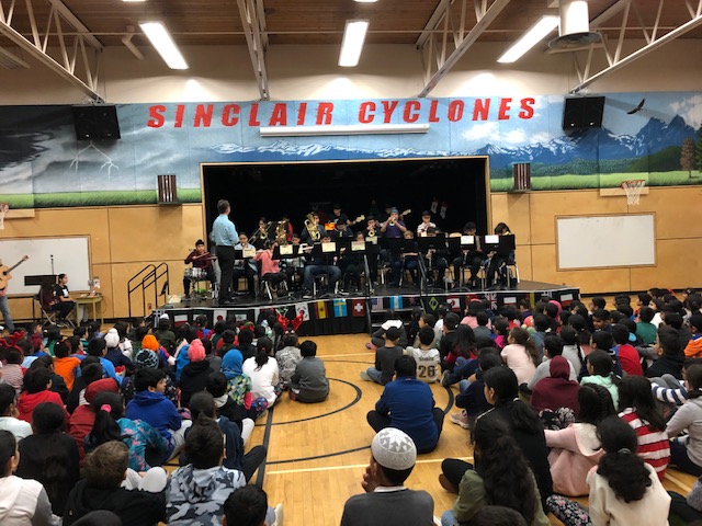 fd_sinclair's tweet photo. Thanks to our fantastic #grade7 band for performing their arrangement of #jinglebells today! Thanks also to band teacher, Mr. Penner, for leading them through this classic tune #sinclairlearns https://t.co/ozpO7y2lCz