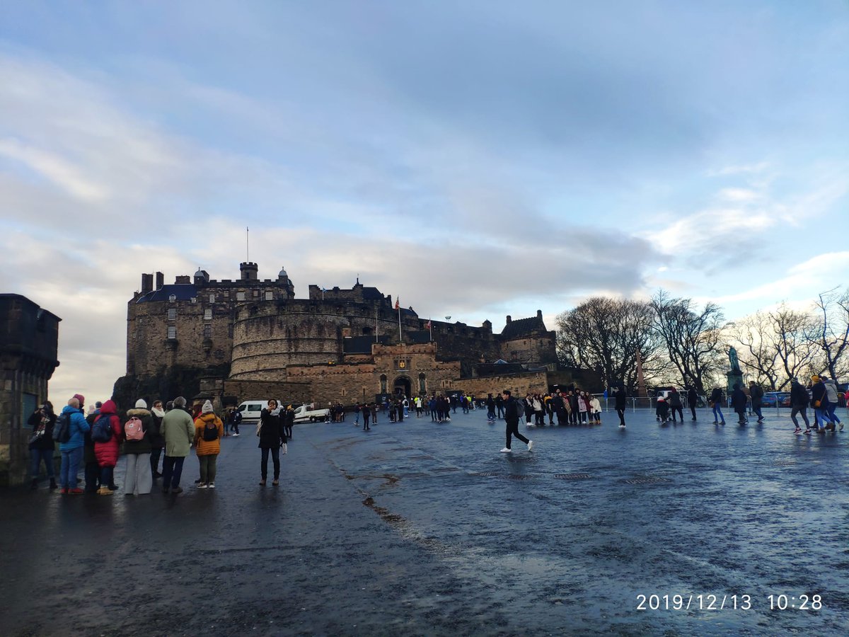 Gran viaje.. Con grandes recuerdos...  Otro viaje inolvidable,  a pesar del frío...  😍😍❤️❤️ #Edinburgh #Castle #ChristmasMarket