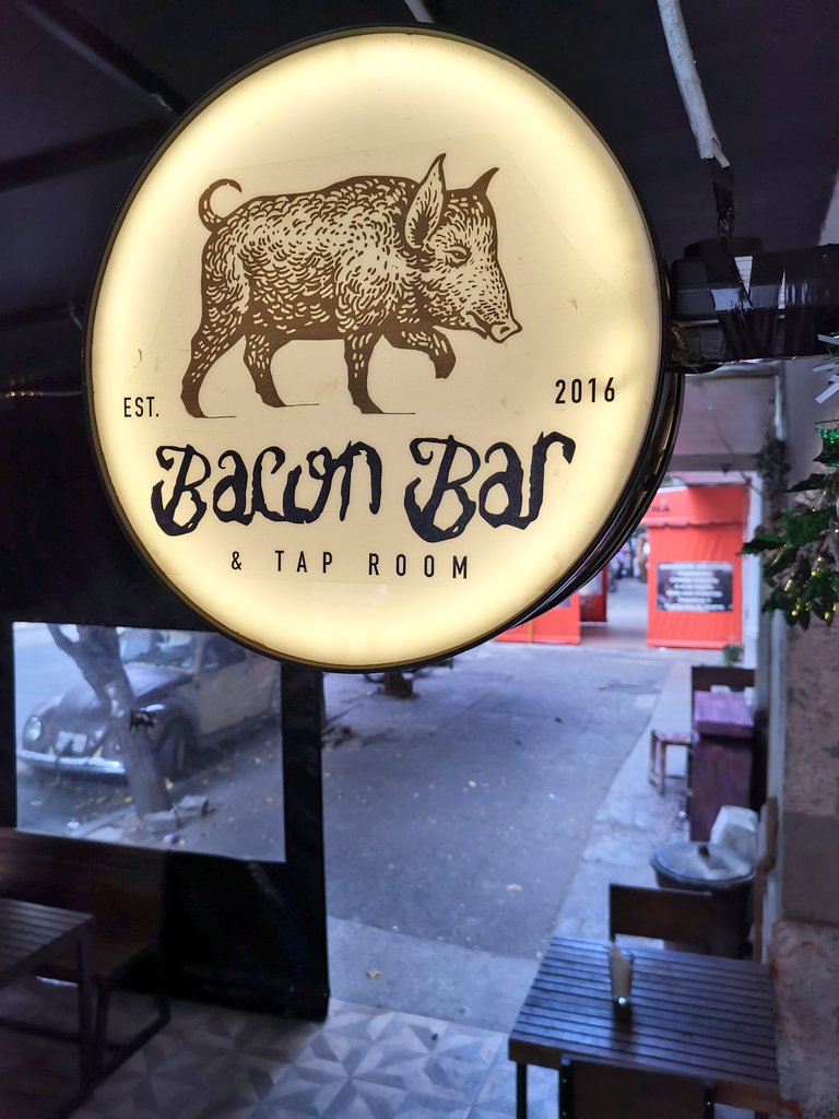 Pues ya que mis amigos de Bacon Bar se vieron envueltos en un intento de abuso por unos falsos influencers, vine aquí para apoyarlos comiendo y compartiendo con uds las delicias que sirven.

La <a href="/baconbossmx/">BaconBoss</a>  🥓👑es una gran burger!🍔 Vengan a probarla!

📍Romero de Terreros 1353