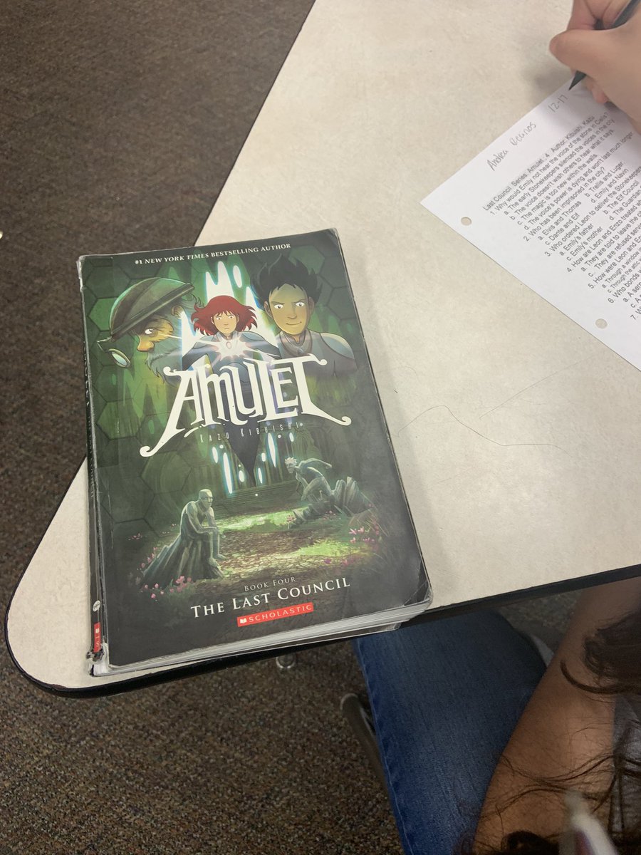 TwinCreeksMS1's tweet photo. Love to see scholars read and use text evidence to answer questions. https://t.co/hoez0cEEmF