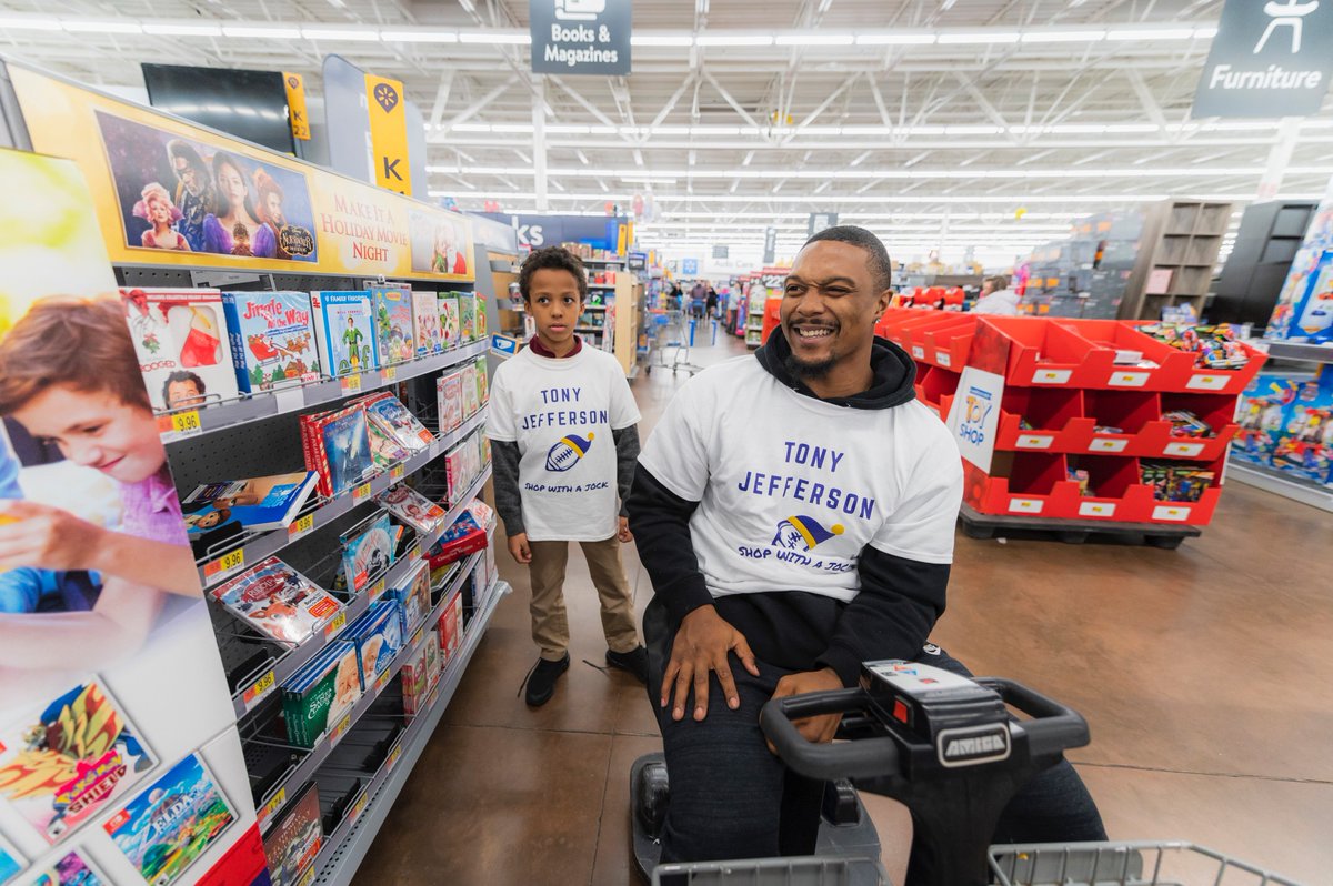EAGSports's tweet photo. .@_tonyjefferson's 3rd Annual #ShopWithAJock was π₯ @_tonyjefferson partnered with @MedStarHealth to surprise 50 local kids from @bgcbaltimore with a holiday shopping spree! βοΈHuge shout out to @Walmart @NFL @JimmysSeafood #YortowneSports & @Ravens for supporting Tonyβs event!π https://t.co/c8Qq04ClhT