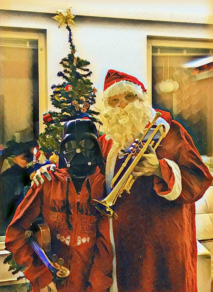 LieksaBrassWeek's tweet photo. 🎅 Joulupukin terveiset Lieksasta Vaskiviikon ystäville ja käyrätorven vuodelle 2020:
- May the horns be with you! 📯📯📯📯📯 #vaskiviikko #brassweek #lieksa #joulu #joulukalenteri https://t.co/scYPUFQzZE