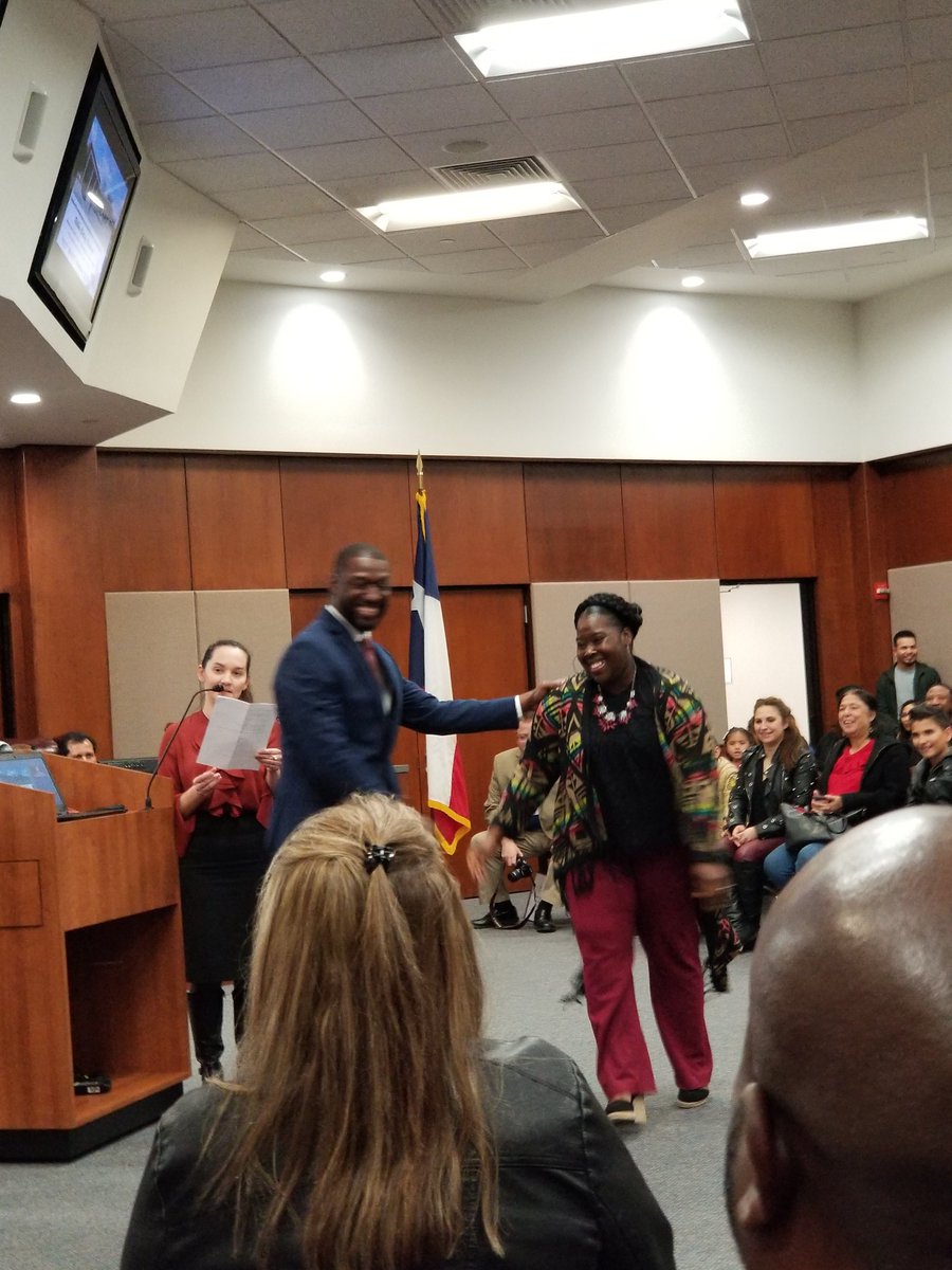 Nickyt76's tweet photo. When the team shows up to support our  student and teacher of the month, and the campus gets an award for making a difference in our community; we must be doing something right.  @GarrettGatorWay @gescholars @Aanderson3098 @LoveCounseling5  @ShlenaF @Nickyt76 #LevelUp #teamwork https://t.co/54yuNLuf94