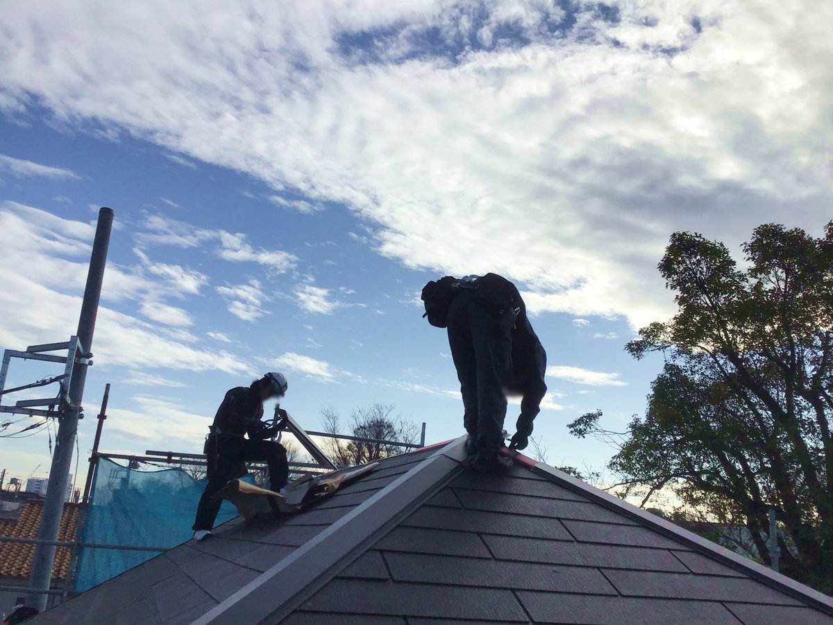 rms_minamifuji's tweet photo. RMS 5、6
昨日は雨で午後から開始でしたが、
今日は12月とは思えないようなあたたかさで朝から良い天気☀️
外での仕事は気分爽快です!
#ルーフマイスタースクール #RMS5 #RMS6
#青空worker https://t.co/tZPWCceOgI