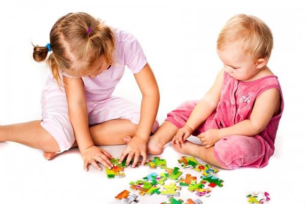 childandmedia's tweet photo. Yapbozlar ve çocuklar 🧚🏽‍♀️ #toysphysicalandtabletopgamesandchildren https://t.co/bdx28ebliM
