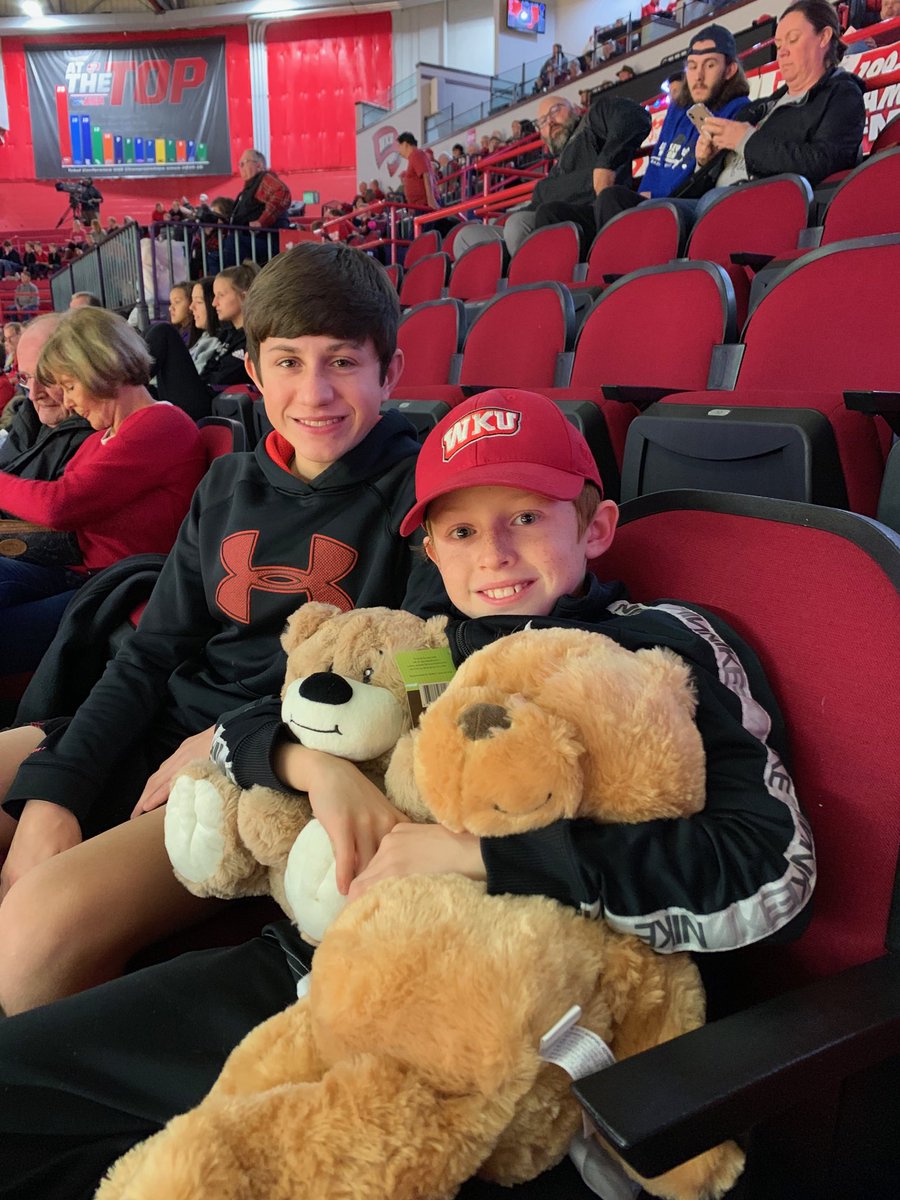 mdambrowitz's tweet photo. #wkugameface https://t.co/iUgAHMdxzR