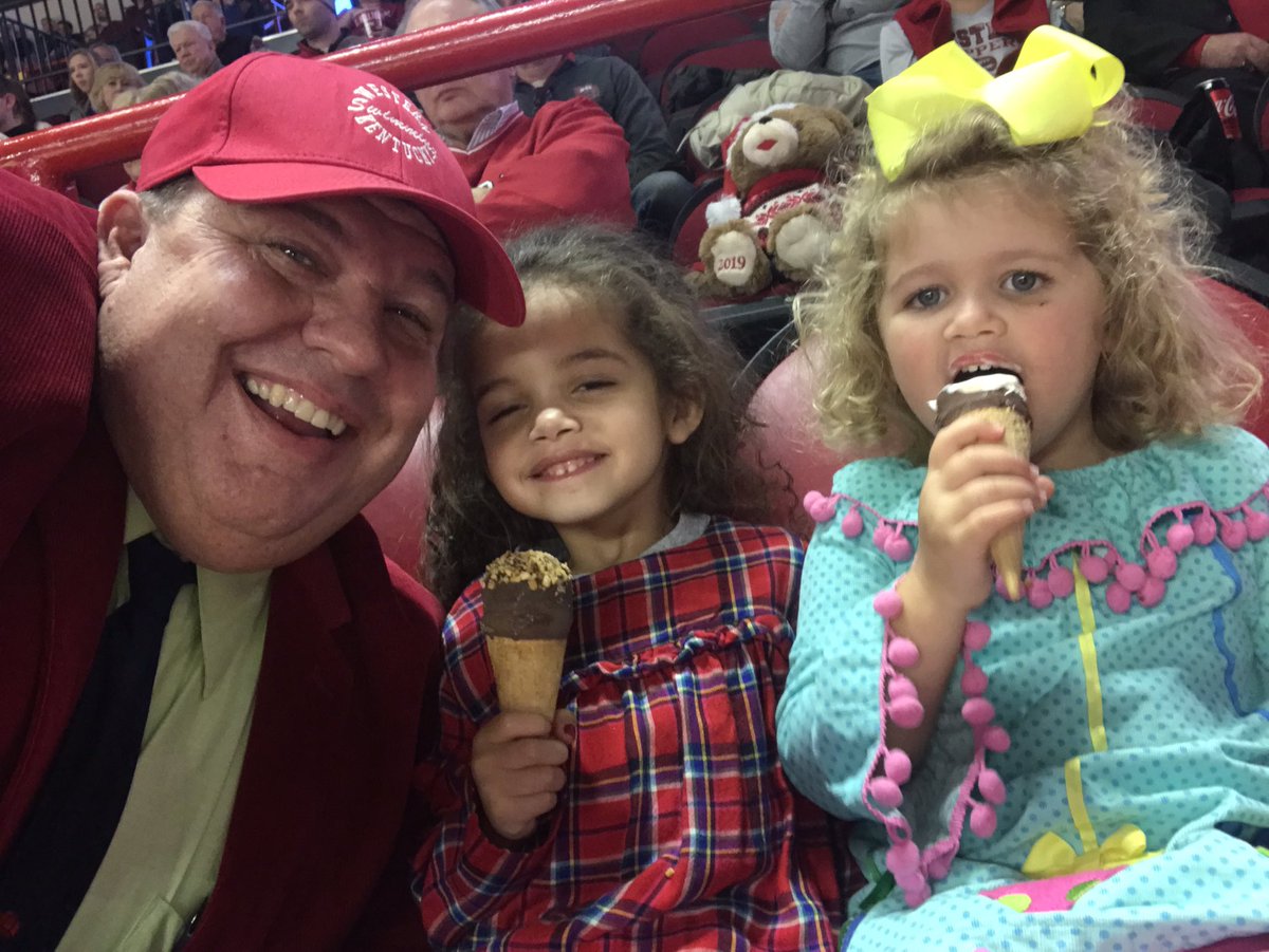 brianslimnash's tweet photo. Uncle Slim brings the ice cream to the yard ... or ... the gym!
Oh, you know what I mean.
#WKUGameFace
#IceCreamFace
#WKUSwim https://t.co/Z3l0M9SFKj
