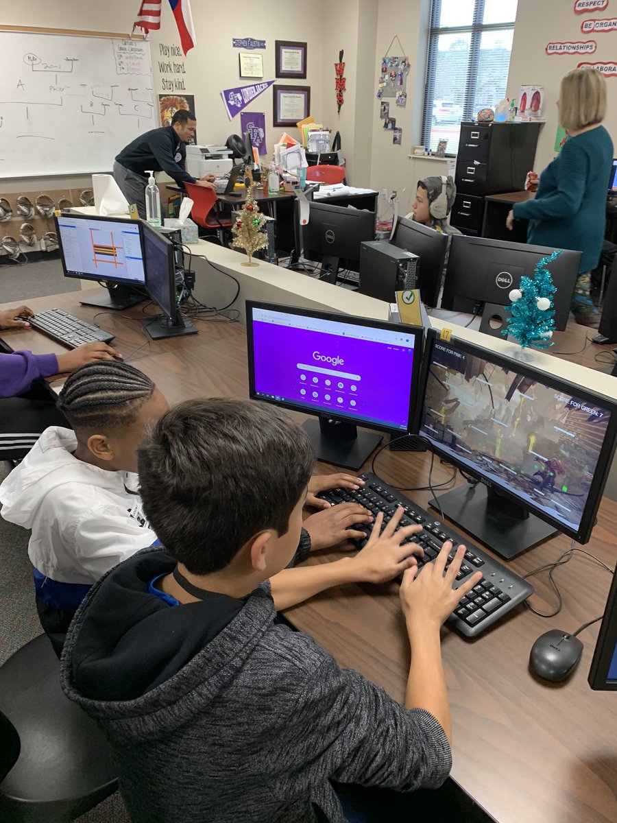 Had a great time playing video games this morning in Mrs. Heffernan’s class.  I was amazed at the talent and enthusiasm! Mr. Griffin was showing some Mario skills:)) #BeElitewms <a href="/HumbleISD_WMS/">Woodcreek Middle</a>
