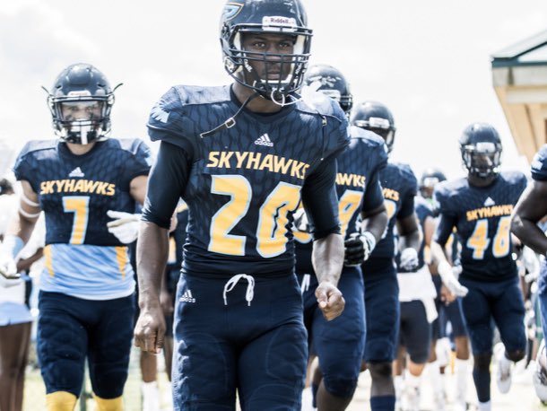 EvanWallace64's tweet photo. After a great conversation with @CoachCasterlin I am blessed to receive an offer to play football at point university @RecruitGeorgia https://t.co/suOklyq4Y4