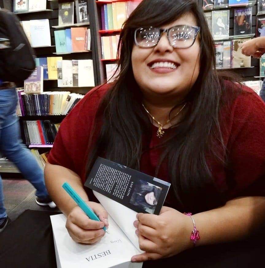 bestiaseries's tweet photo. Feliz cumpleaños a la mejor persona y escritora que hemos tenido... te amamos @_SamanthaLeon

*abro hilo para dejarle hermosas palabras*

#bestiaseries #samleon https://t.co/xsKZHeO46d