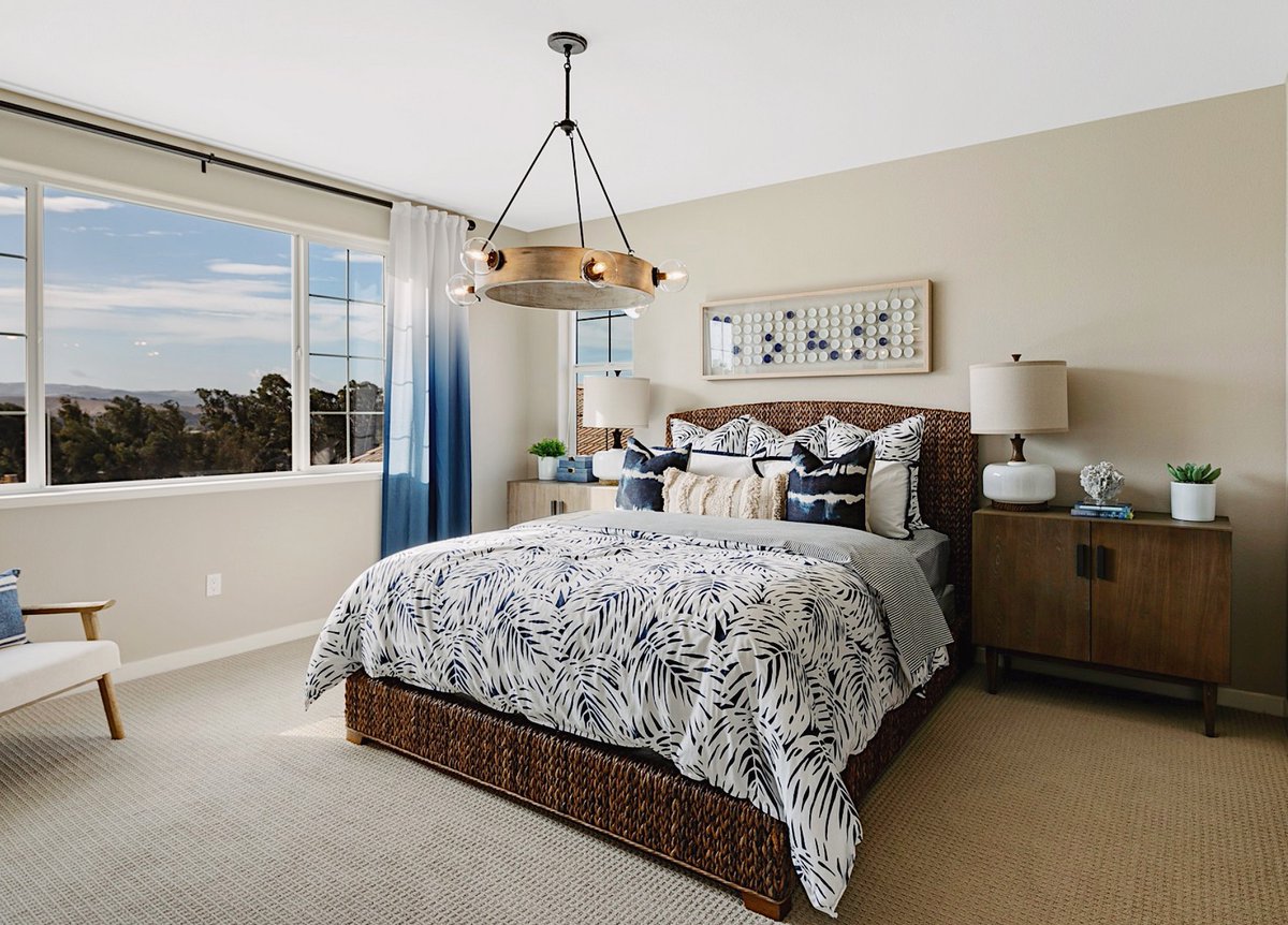 StyledByPDI's tweet photo. Did you know the color blue calls to mind feelings of calmness, peacefulness, and serenity? Check out how we incorporated the color into one of our latest installs, “The Meadows” at Allendale, Hollister by DeNova Homes.

#PDI #PacificDimensions #ThisisHome #DeNovaHomes https://t.co/kBztNRIb2y