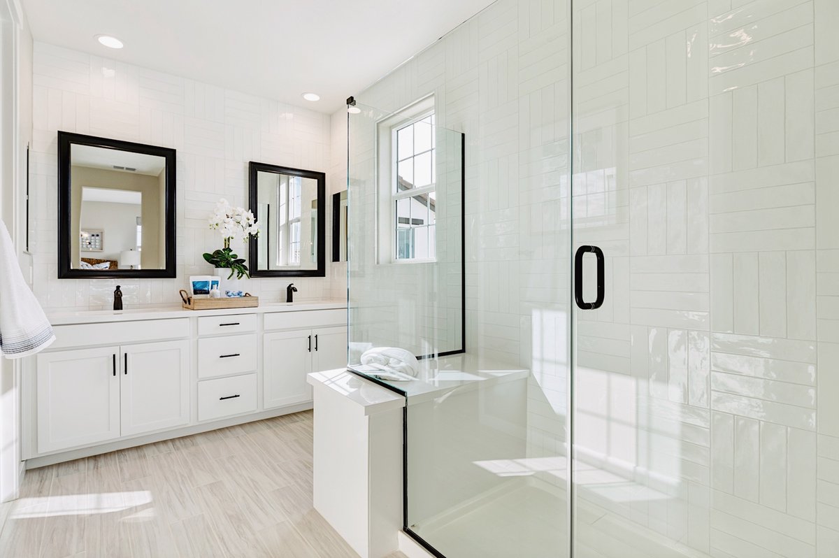 StyledByPDI's tweet photo. Did you know the color blue calls to mind feelings of calmness, peacefulness, and serenity? Check out how we incorporated the color into one of our latest installs, “The Meadows” at Allendale, Hollister by DeNova Homes.

#PDI #PacificDimensions #ThisisHome #DeNovaHomes https://t.co/kBztNRIb2y