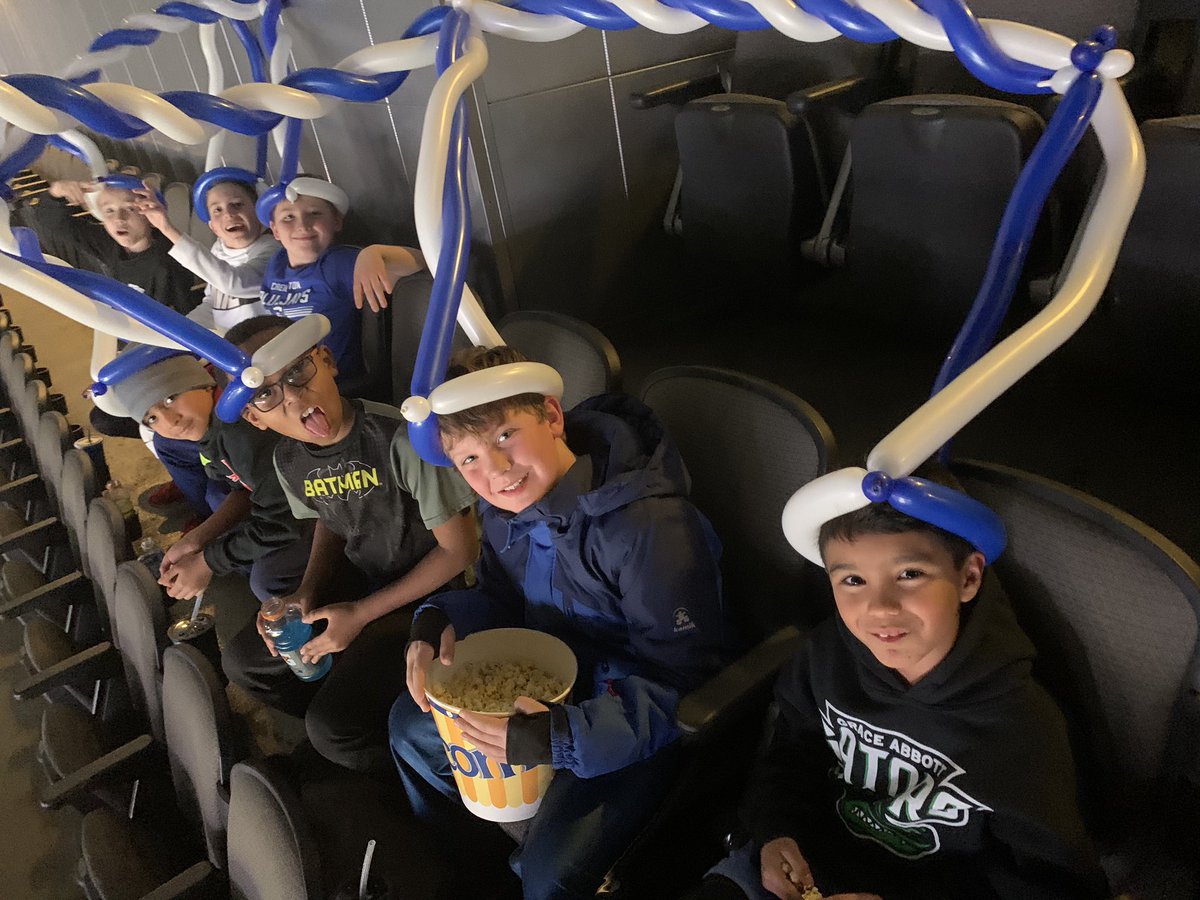jayroblaze5's tweet photo. Creighton hat crew! #gojays #GoJays https://t.co/cgpT3XzQy5