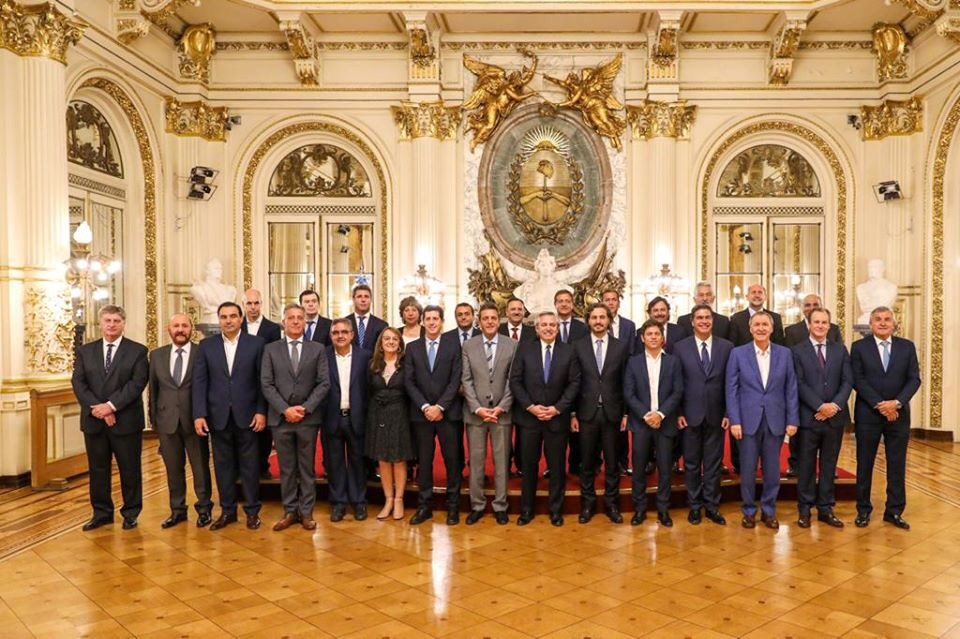 GustavoSaenzOK's tweet photo. Los gobernadores de cada provincia nos reunimos con el presidente @alferdez para conversar sobre la situación actual del país y empezar a trabajar todos juntos para sacar el país adelante. Voy a defender los intereses de los salteños y luchar por una Argentina más federal. https://t.co/pGZERGIb8g