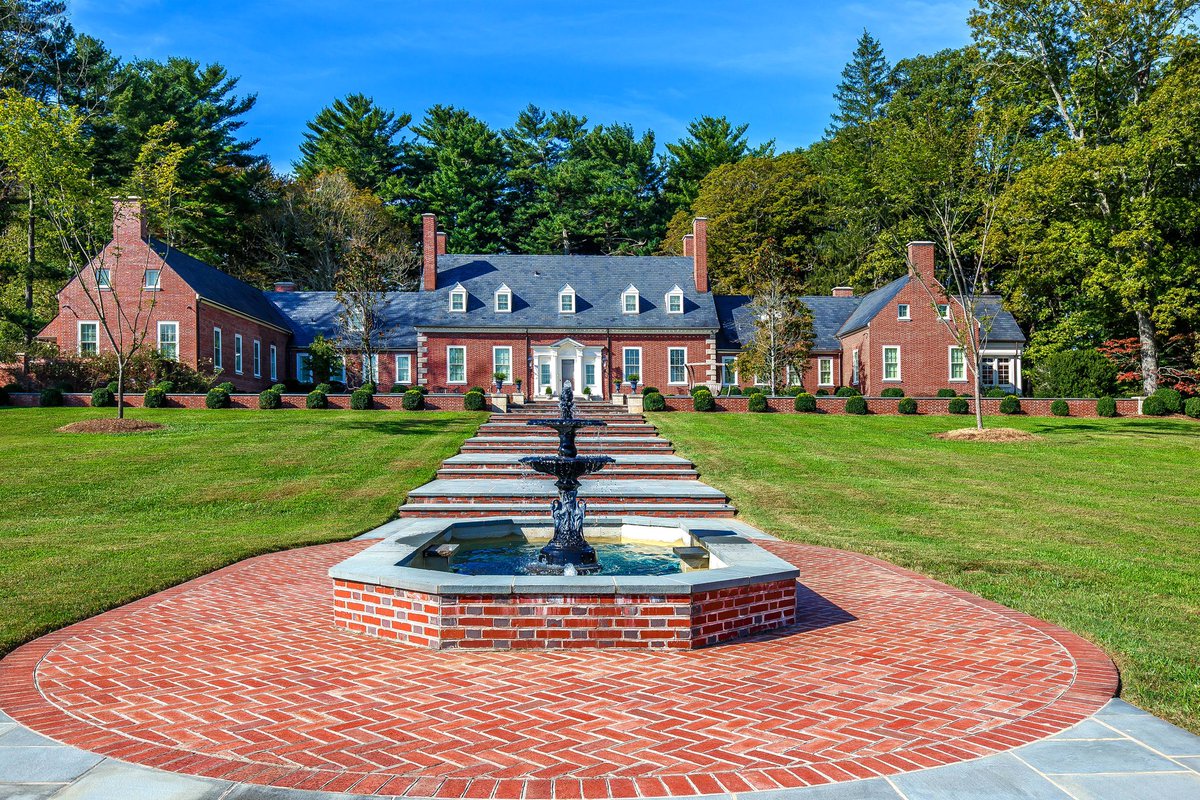 GPFHCONST's tweet image. We love what we do. So fortunate we got to save this historic landmark in Asheville, NC. #fullrestoration #Asheville #AVLPreservation #historicpreservation #828isgreat #AIA #NCAIA