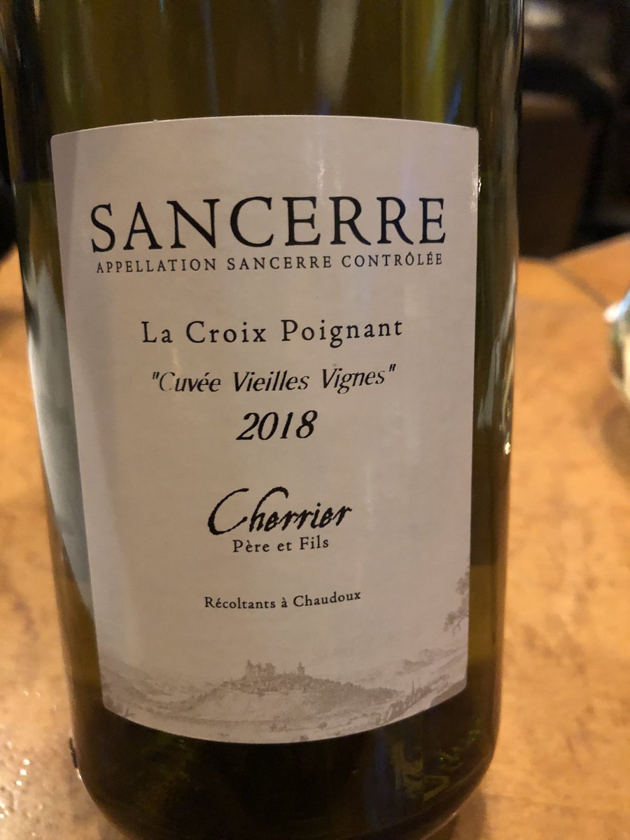 J_Pine_Savage's tweet photo. A pretty solid pairing tonight. #Catch35 #Sancerre #Chicago https://t.co/ikQZAMeo0x