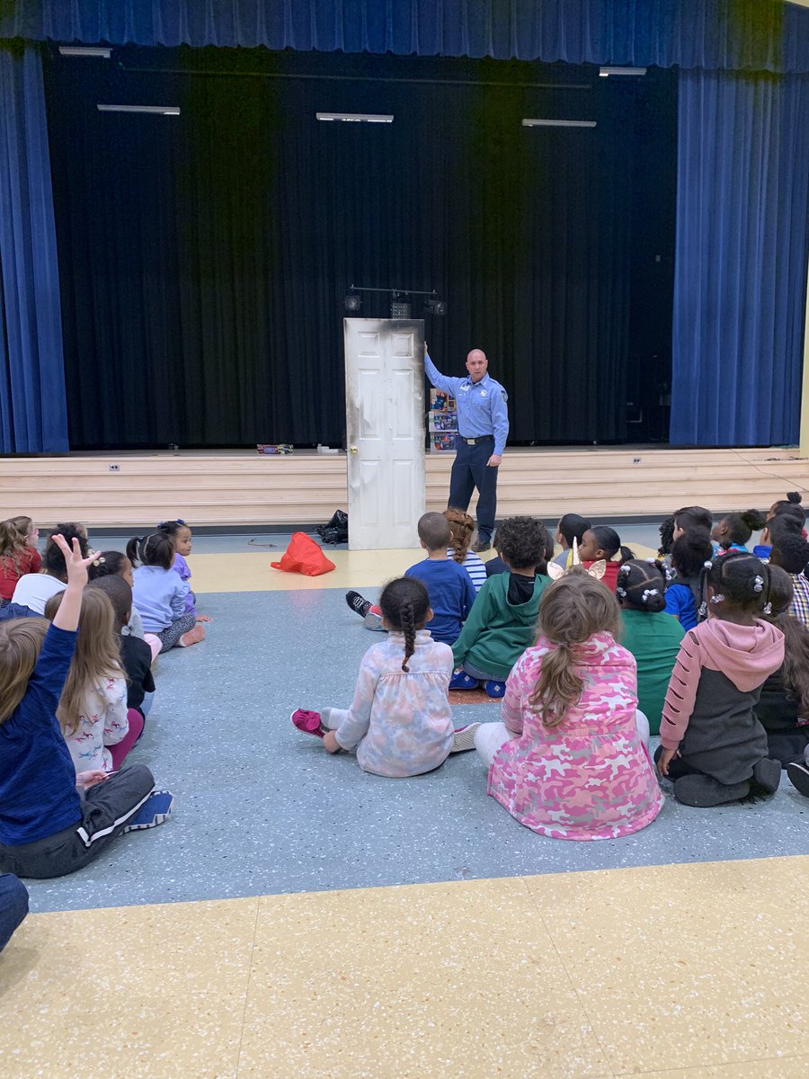 ms_pepito's tweet photo. Firefighter Chris stopped by today! 👨🏼‍🚒 We learned a lot about fire safety and what we can do in emergency situations. https://t.co/7OTrW7SY1d