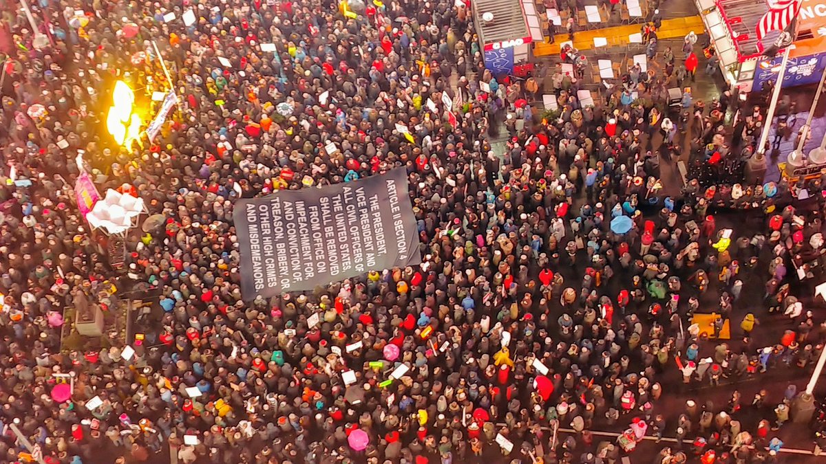 SereneWright's tweet photo. @realDonaldTrump That's NOT what they're saying in NYC and across the country Donnie boy #Trump
#ImpeachmentEve #ImpeachAndRemove #LiarInChief
#DonaldTrumpHasGotToGo https://t.co/GEAaFTPojV