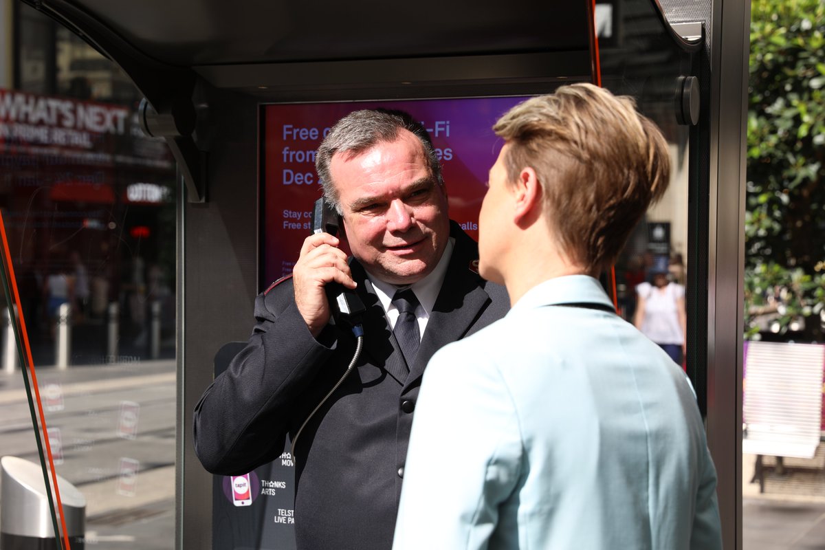 Telstra_news's tweet photo. Looking to connect with loved ones over Christmastime? Free local, national and standard mobile calls from Telstra payphones around the country, as well as selected Telstra Air Wi-Fi access points, open up again this year. https://t.co/GUu1QLTk5T https://t.co/DAcTeIfCb8