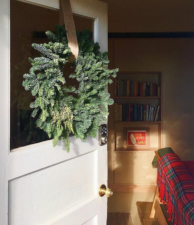 Repost from <a href="/the_nido/">the nido</a>: Santa says: Cabin time wins over consumables any day. Send your loved ones up the country! Single nights starting at $80, specials on multi-nights, gift in any amount. Message me to scheme your dream gift.

#MightyTieton #TietonMad… ift.tt/2M6RUo4