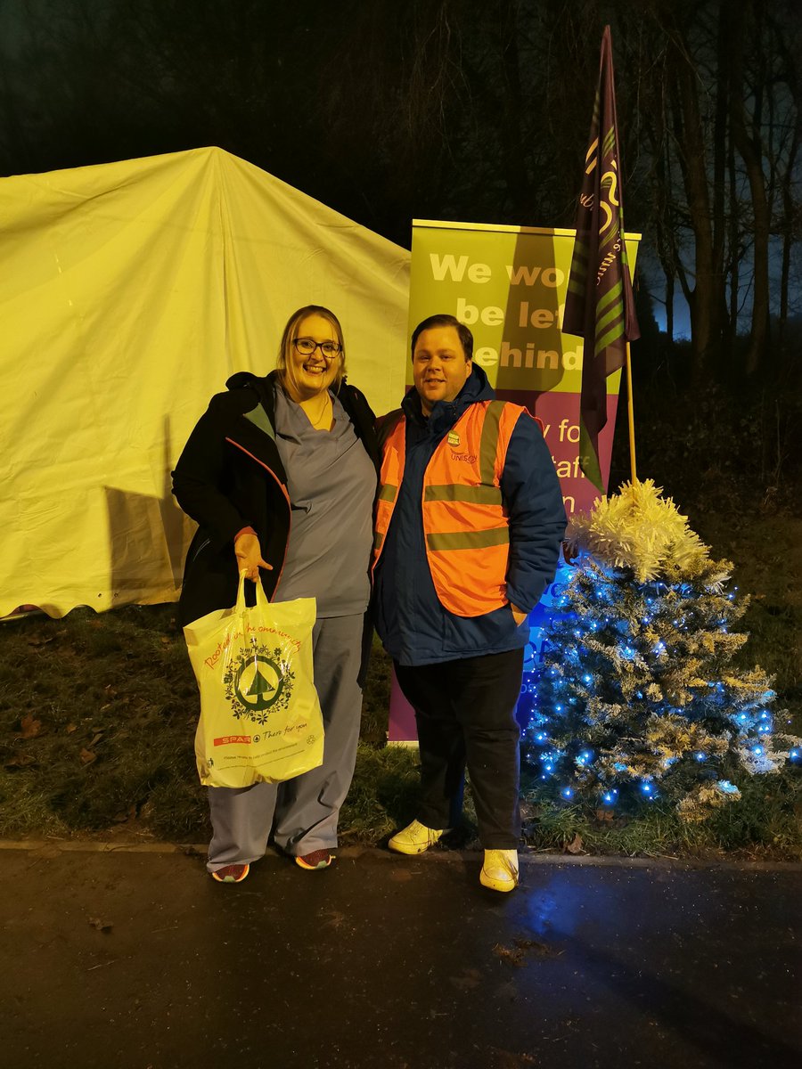 Staff in Craigavon Area Hospital striking for #payparity We will NOT accept being used as a political football any longer. We will NOT be left behind!! <a href="/john_creaney/">John Creaney</a> @UNISONNI <a href="/mlchealth/">Marie-Louise Connolly</a> <a href="/JulianSmithUK/">Julian Smith</a> <a href="/DavePrentis/">Dave Prentis</a> <a href="/healthdpt/">Department of Health</a> <a href="/UTVNews/">UTV Live News</a>