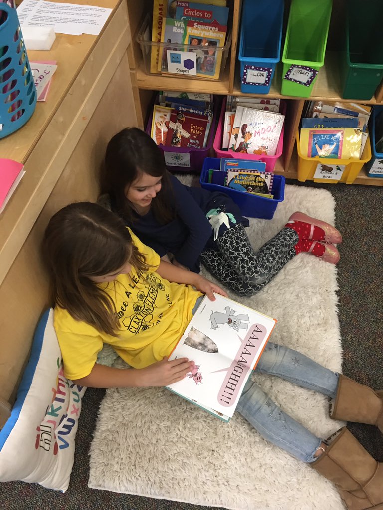 ClaxtonKinder's tweet photo. 2nd graders + kindergarteners = magic 🤩 ... our Learning Leaders partnerships are what working with the youths is all about! #CLXleaders @ClaxtonElem https://t.co/KvBswKJl0n