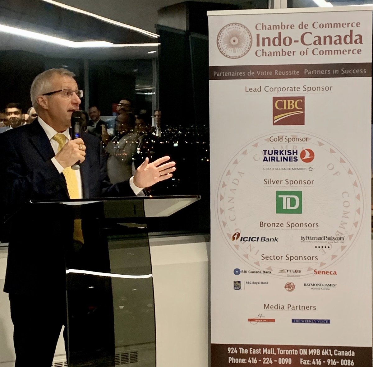 VictorFedeli's tweet photo. A wonderful evening with the @IndoCanadaCC and members of the business delegation on “Unpacking India.” Great interest in the success of our recent trade mission. #OpenforBusiness #OpenforTrade https://t.co/P5ZLdXgqYW