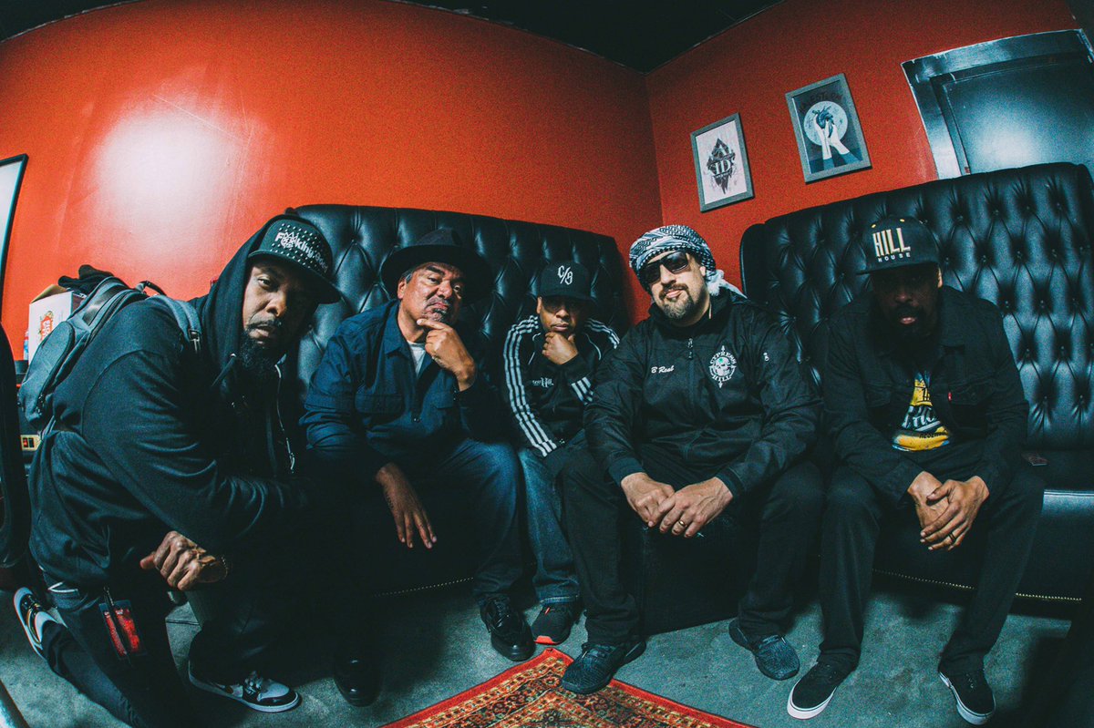DjLORDofficial's tweet photo. “Who you trying to get crazy with, ése?”
Don't you know we’re loco?🔥����
@B_Real @cypresshill @DjLORDofficial @ericbobo @georgelopez @OGSenDog (another one for the books 2019.)
#AceOfSpadesSac #CannabisCulture #CypressHill #DjLORD #GeorgeLopez #Legends #WestCoastHighTour https://t.co/1YNP8lK1Dx