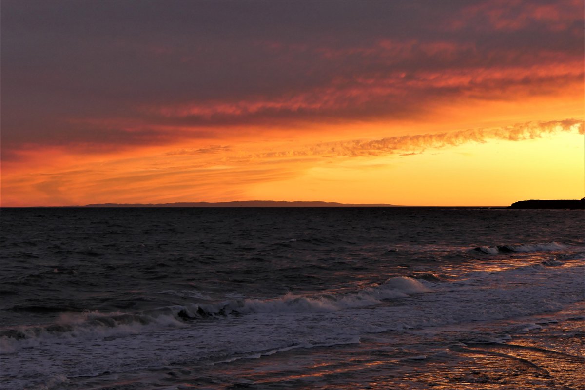 johnnykelphead's tweet photo. #sunset @ Goleta beach #goletajetty  #santabarbara #campuspoint #goletapier #photography y https://t.co/MkajQ66bPO