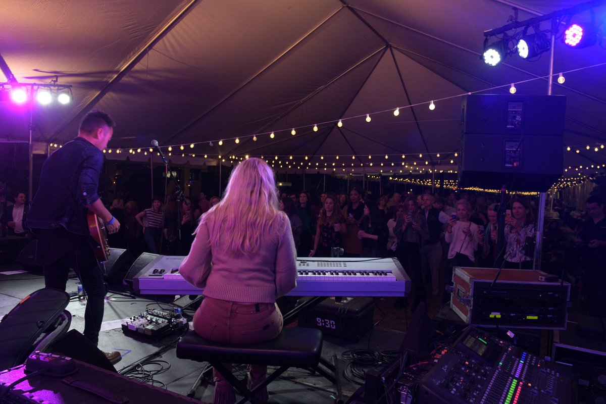 eLyonsMusic's tweet photo. Nearly 300k raised, 1200 guests and lots of oysters... what a shuckin’ honor to play New Orleans 2nd Annual Shuck Cancer event benefitting the American Cancer Society! @AmericanCancer 🥰🎵🎸🎹 #ShuckCancer https://t.co/BV3tidPjUs
