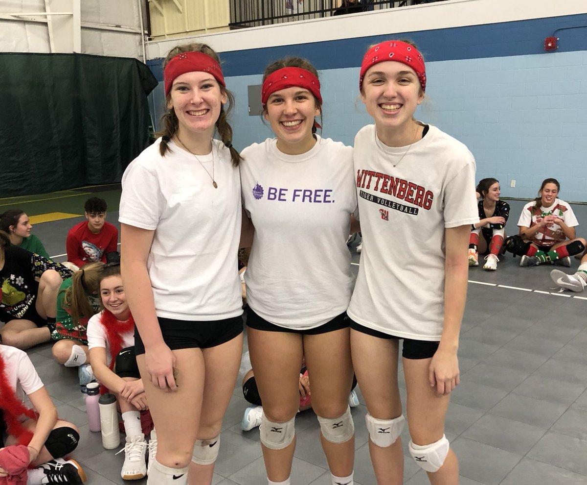 LRQ4517's tweet photo. Cell Block D take the winning prize home for the 18U division! https://t.co/BiUQiVyqqf