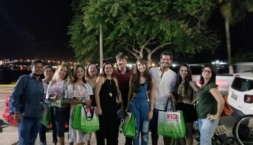 Mariafs89's tweet photo. Confraternização Escola Fisk. Minha segunda casa. Companheiros de trabalho. Gratidão! 🙏🏻 Mais uma jornada finalizada com sucesso. Que venha 2020!
#FiskFamily #English #Español #EnglishYourLenguage
#EspañolTuIdioma ❤️ https://t.co/OY4STWhwvF