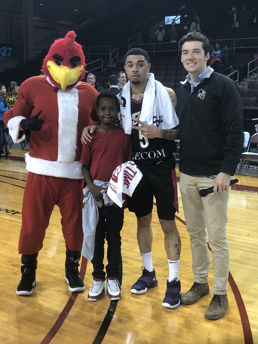 ErieBayHawks's tweet photo. Tonight’s @Humes_Haps Fan and Player of the Game are DeMarrio and Josh Gray!

Gray finished the night with a game-high 21 points and a game-high 9 assists #BeHere https://t.co/1L2KPo489d
