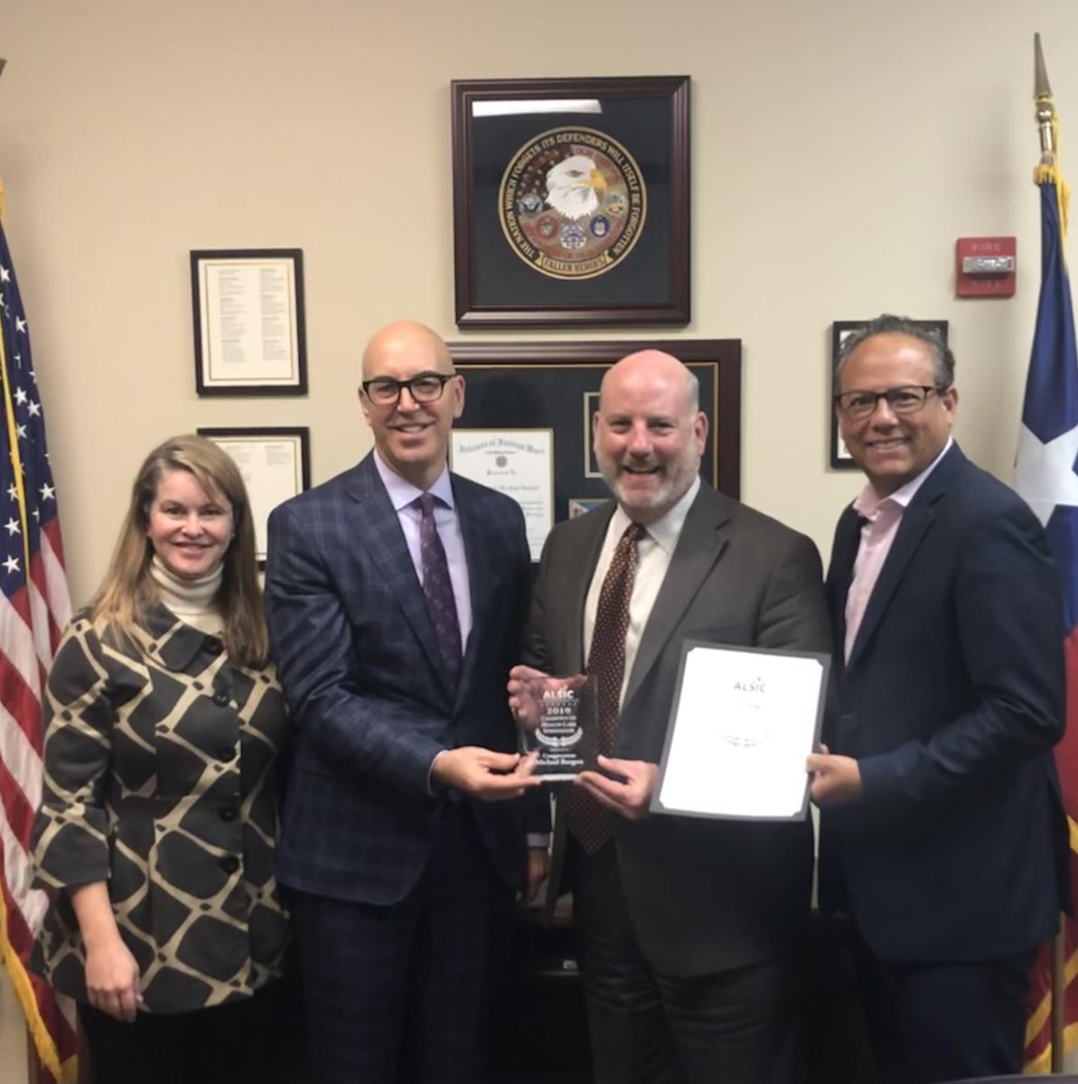 BioNorthTX's tweet photo. The American Life Sciences Innovation Council, @NTXCommission and @BioNorthTX are privileged to honor @michaelcburgess as a "Champion of Healthcare Innovation" in helping scientists find cures and improve treatments to help patients across Texas. #ALSIC #NTX #DFW #TXLifeScience https://t.co/W2gjfTyiHv