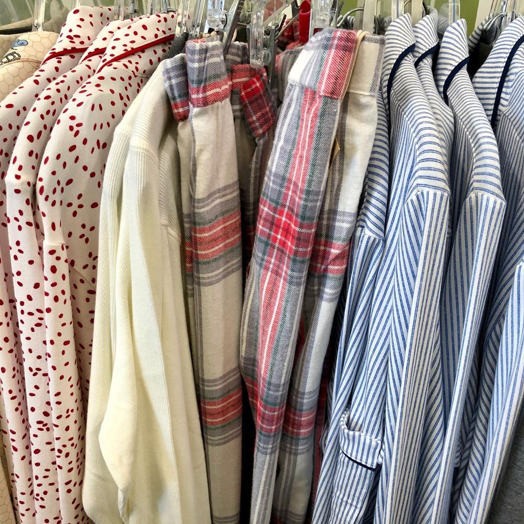 yelpPVD's tweet photo. Still searching for the perfect gift for, well...anyone? Pajamas. Get them amazing, comfy, cozy, luxurious pajamas! @theportsmouthshopri has some of the coziest and they are currently 25% off! Head to Yelp for hours and directions.
​.
​.
​.
​📸: @theportsmouthshopri https://t.co/qxiZwq0L7i