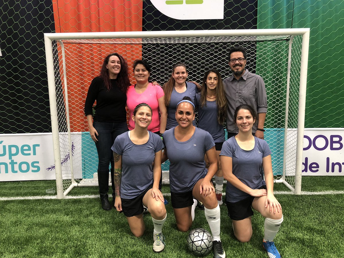 DinamicasFC's tweet photo. ¡Ya estamos listas!!  #CopaChinamo 💞💙💞🙌🏼 
@08analau @Melaniasoto @Silcr18 @vivihbena @Jacko_Pinto @Tia_Yeye https://t.co/zize2HUCi6