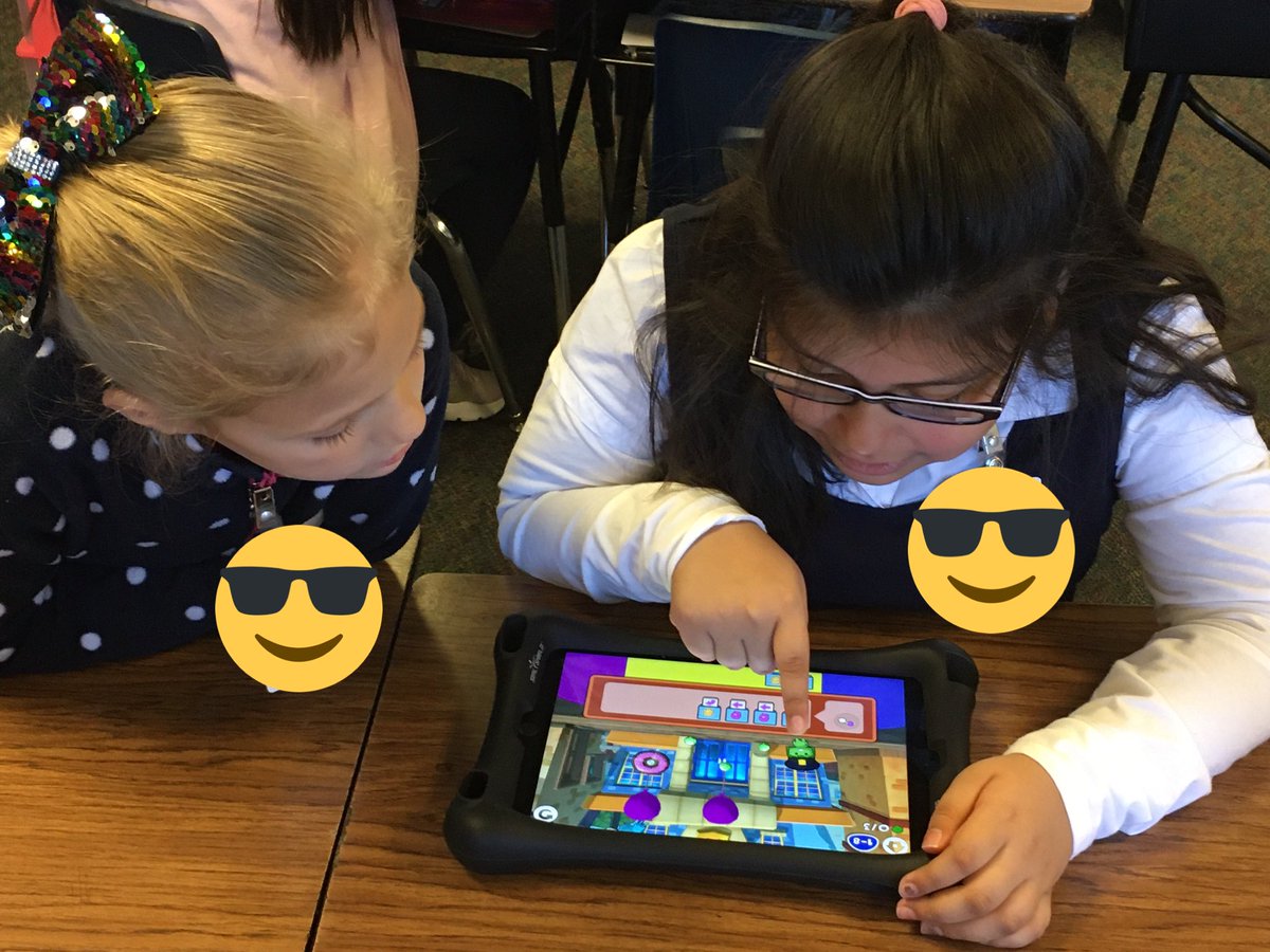 MrsHuber_DLC's tweet image. Had a great time coding with @ywilliams1120 and our @ASJohnston1 3rd graders today as they took part in the #HourofCode2019 ! They had such a great time!! @codesparkapp @Sphero @gotynker