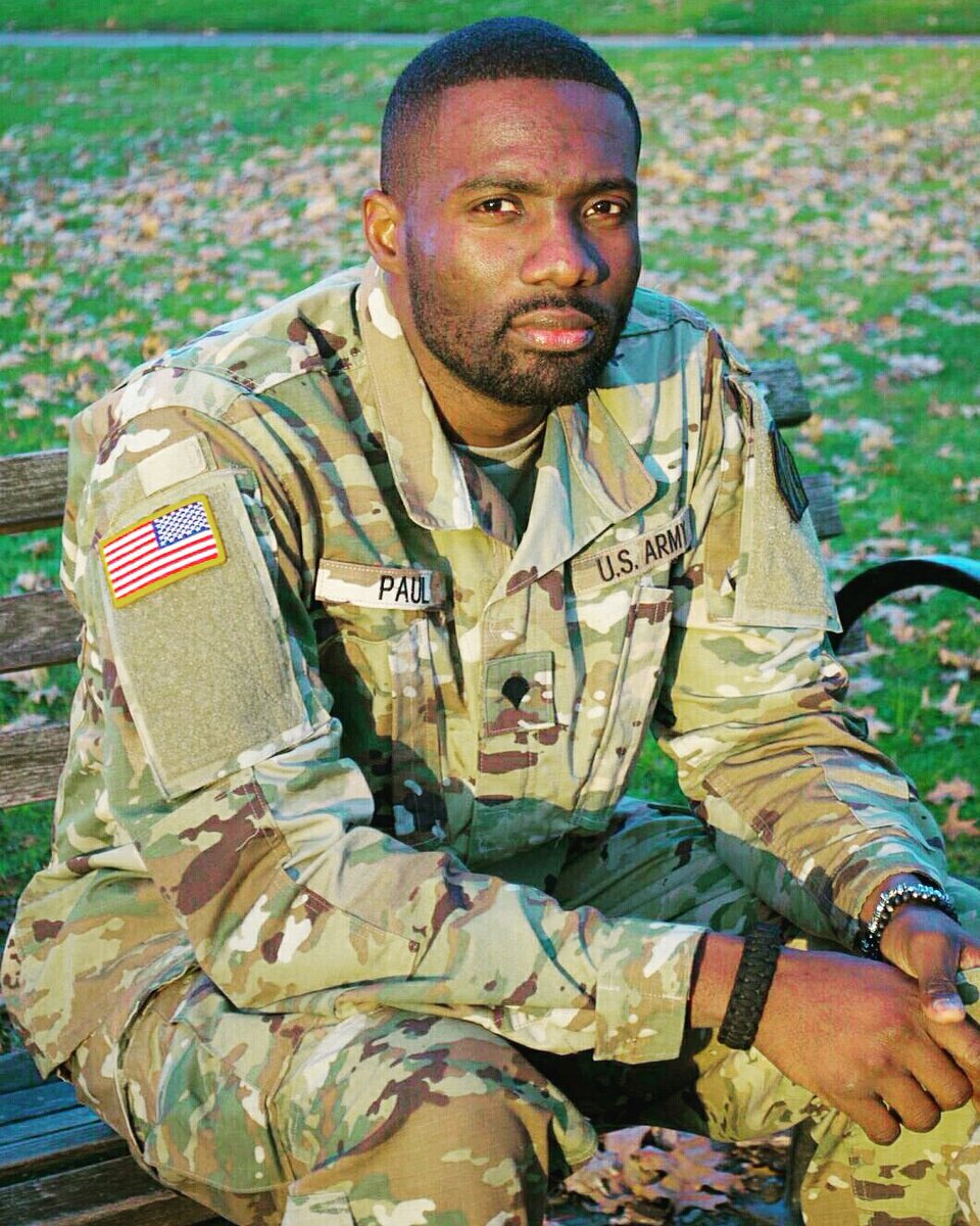 AceRossonero's tweet photo. I'm a soldier, a rider, an earthquake survivor and all the above  #armygreen #armystandards #prayforthebest #preparefortheworst https://t.co/QHPcYvwywc