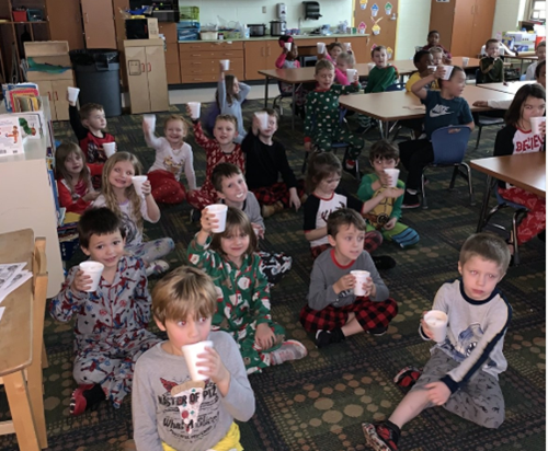 Brookwood_HCSD's tweet photo. Mrs. Spurlock's Kindergarten class is enjoying the time before the holidays with fun reading and Polar Express activities!
https://t.co/tre2dzZfzd https://t.co/R5by3RzrNh