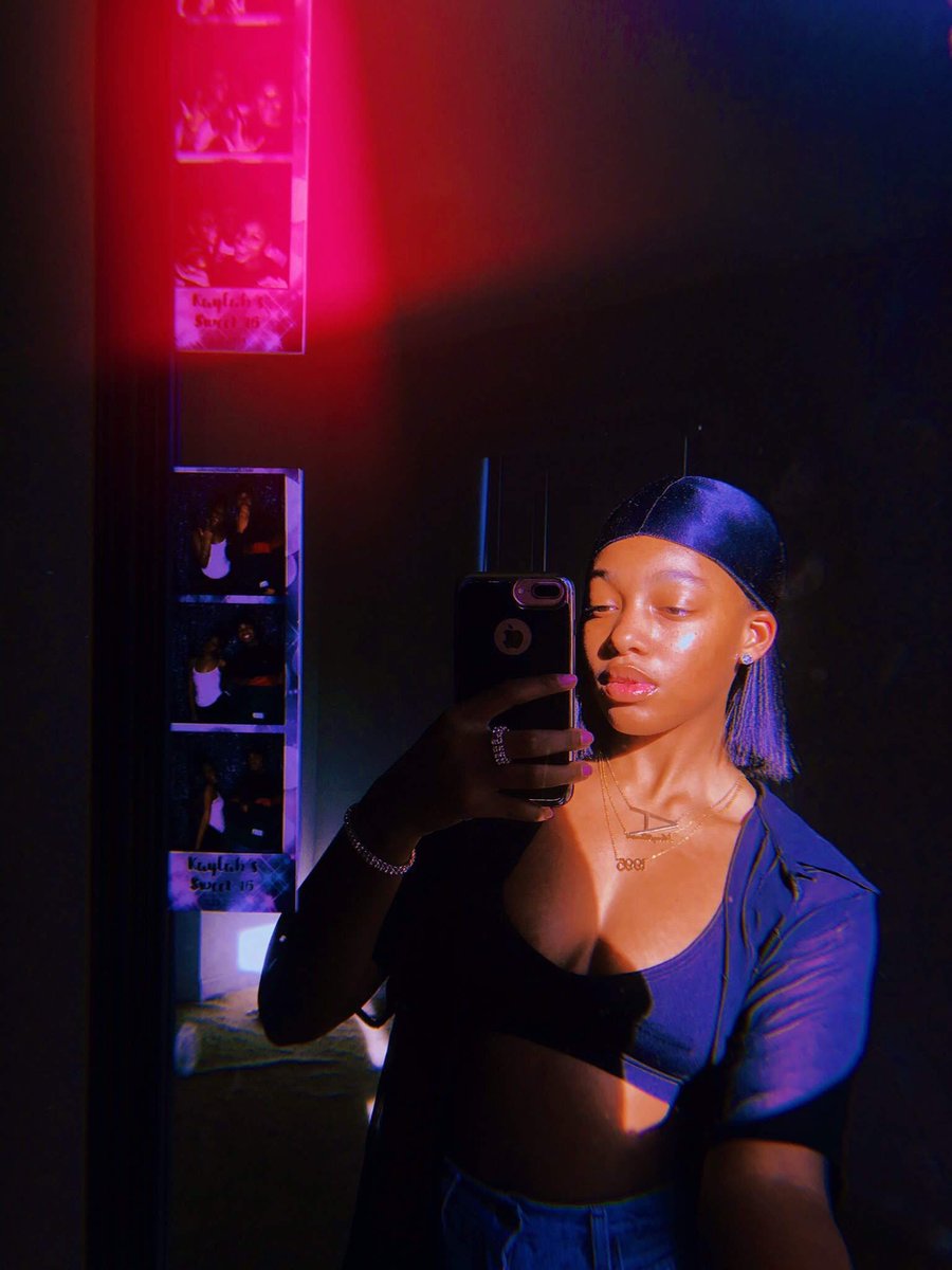honestari's tweet image. Top 4 Mirror Selfies of 2019