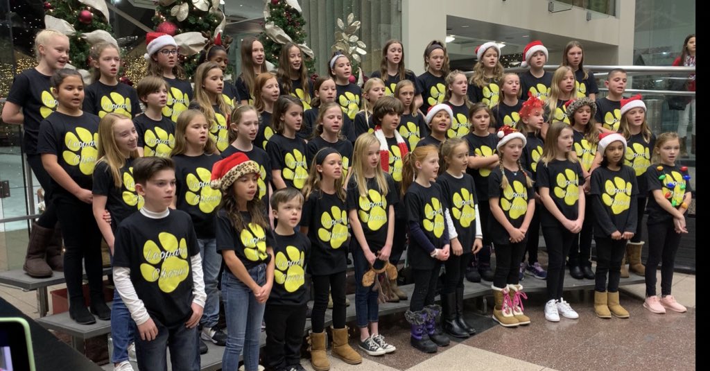 LESMusicRoom's tweet photo. Bravissimo to the Leopard Chorus for their awesome performance at Crown Center! I absolutely love working with these kids—even through the chaos (see picture 2!) #teamLES #bvbestday #choir #singing https://t.co/pRfv8740vL