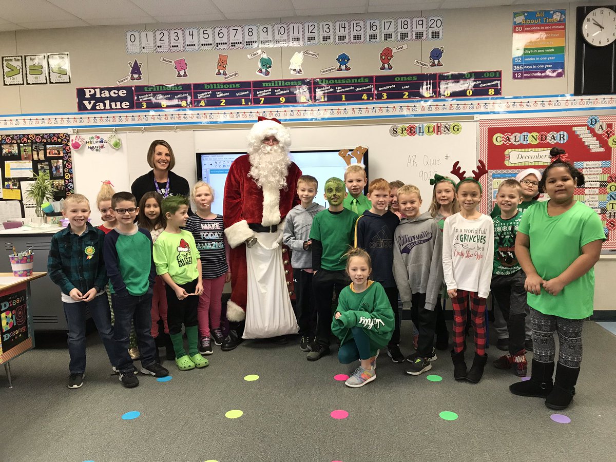 LButtry1's tweet image. Visit from Santa and some Grinchy fun all in the same day!!! 🎅🎄 #connectses #bulletpride